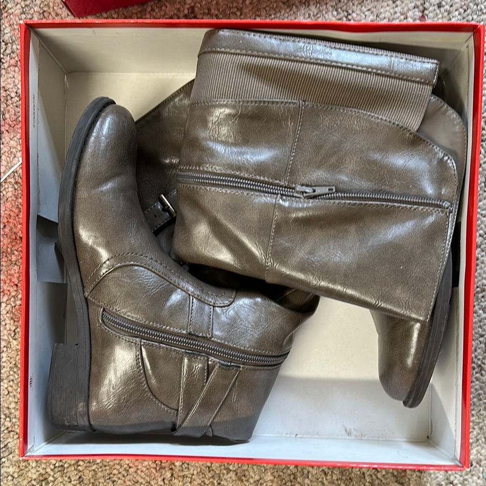 Stylish Brown knee high Boots